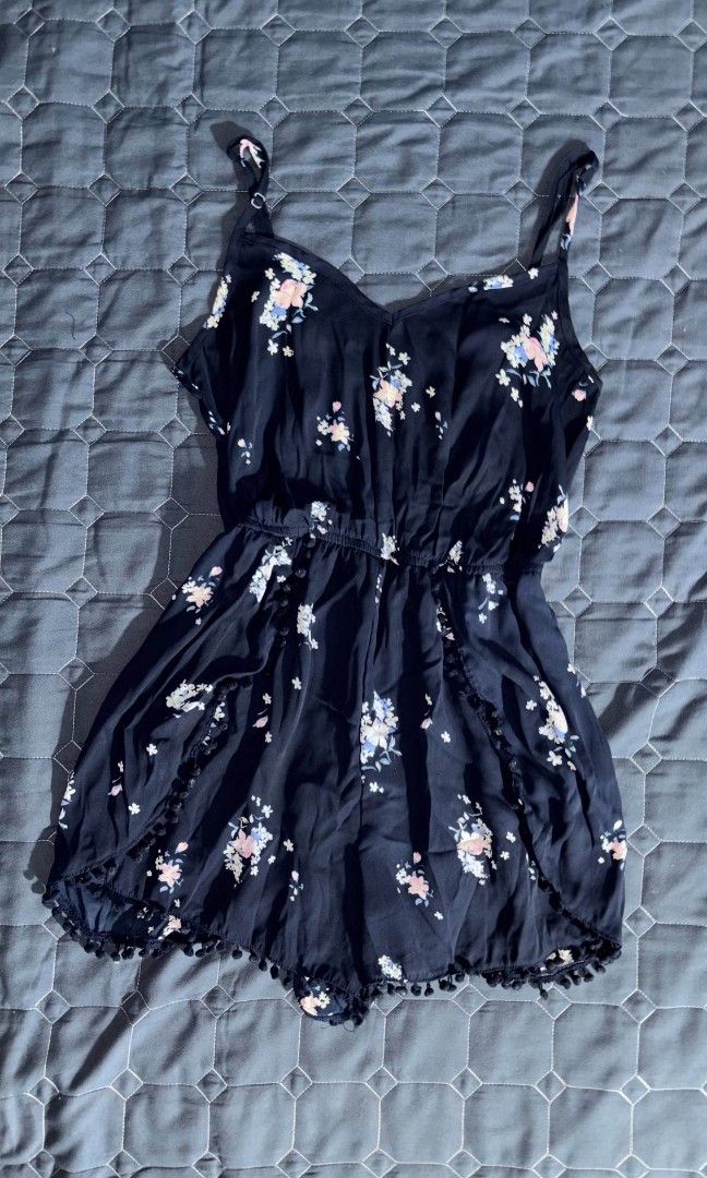 SELLING PRELOVED CLOTHES (Category: Jumpsuits) located in Manila. Submitted by itz_zy (Listing ID 1468845473, Image 1). Description: HEY GUYS! I'm selling my preloved clothes at affordable prices. 🍒Please be informed that some items may have minor imperfections due to their preloved or thrifted nature. 🍒Colors may vary slightly due to lighting and screen differences, but rest assured that each item is carefully inspected and thoughtfully packed