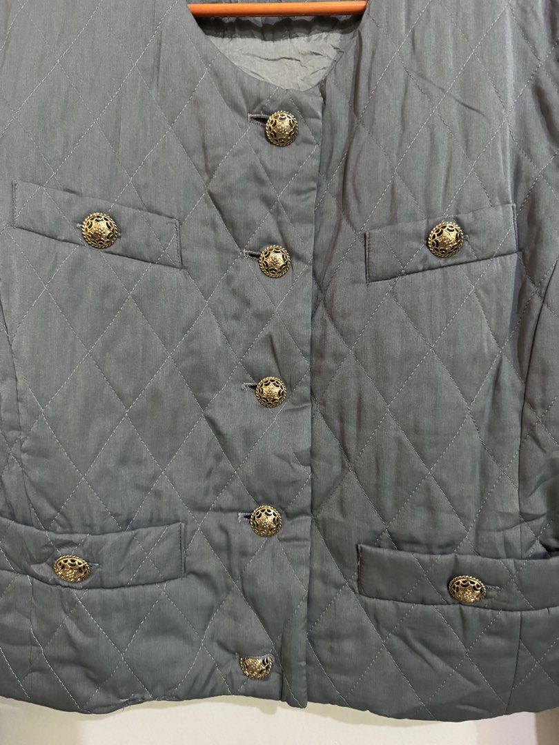 Semi crop blazer (Category: Coats, Jackets and Outerwear) located in Quezon City. Submitted by brandsetcph (Listing ID 1468763070, Image 3). Description: Semi Puff olive green blazer Semi crop Color: light olive green Size: M-L (20x22in) Pockets working with buttons.