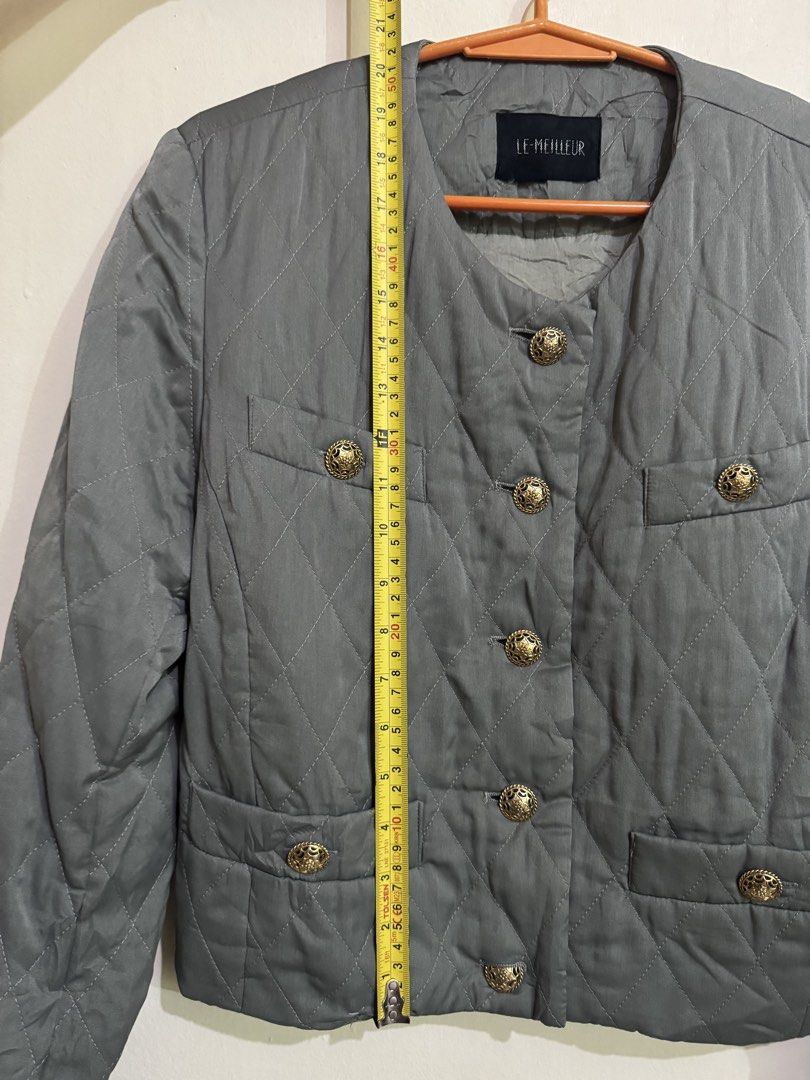 Semi crop blazer (Category: Coats, Jackets and Outerwear) located in Quezon City. Submitted by brandsetcph (Listing ID 1468763070, Image 2). Description: Semi Puff olive green blazer Semi crop Color: light olive green Size: M-L (20x22in) Pockets working with buttons.