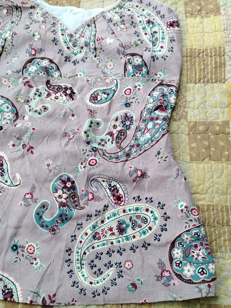 Sequin beaded Paisley halter top (Category: Activewear) located in Manila. Submitted by wildfairylyn (Listing ID 1468841292, Image 3). Description: As new po nego for sure buyer.