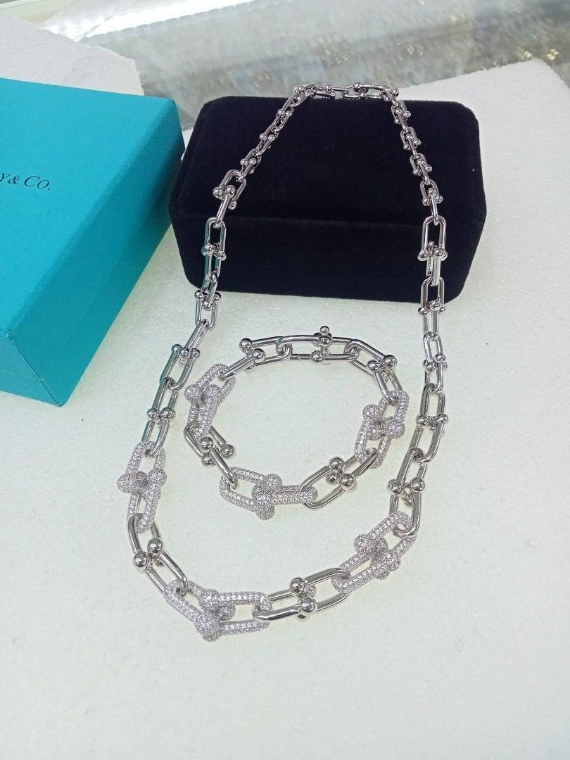 Set Tiffany & co. (Category: Luxury Accessories) located in Manila. Submitted by victoryowl (Listing ID 1468785761, Image 3). Description: set necklace and bracelet.