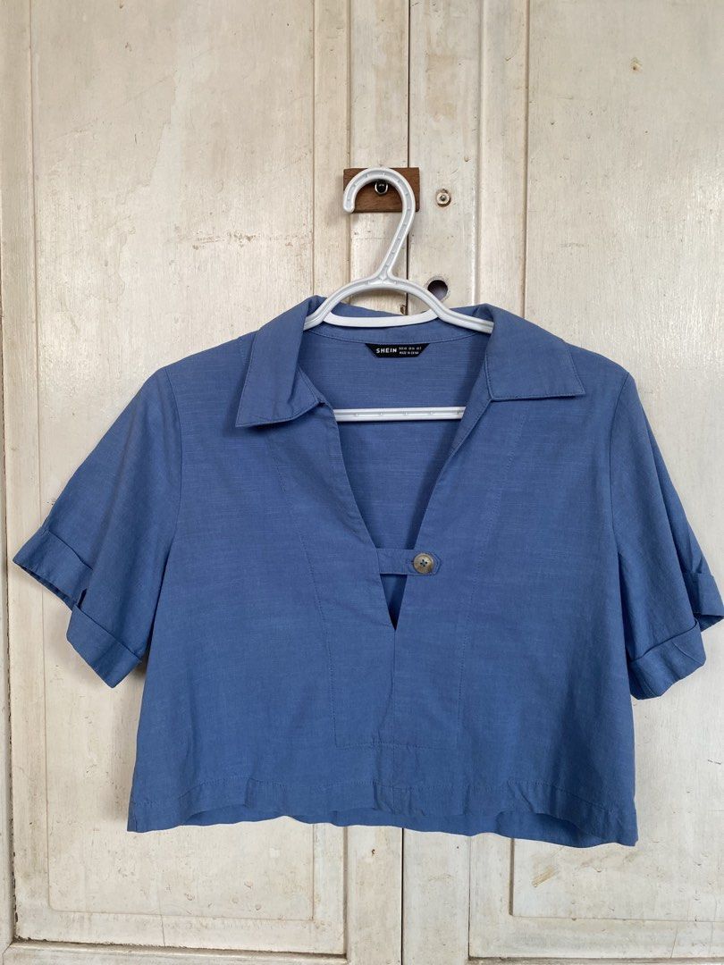 SHEIN Blue Crop Top Size XS (Category: Sleeveless) located in Cainta. Submitted by narraveranda (Listing ID 1468768392, Image 1). Description: .