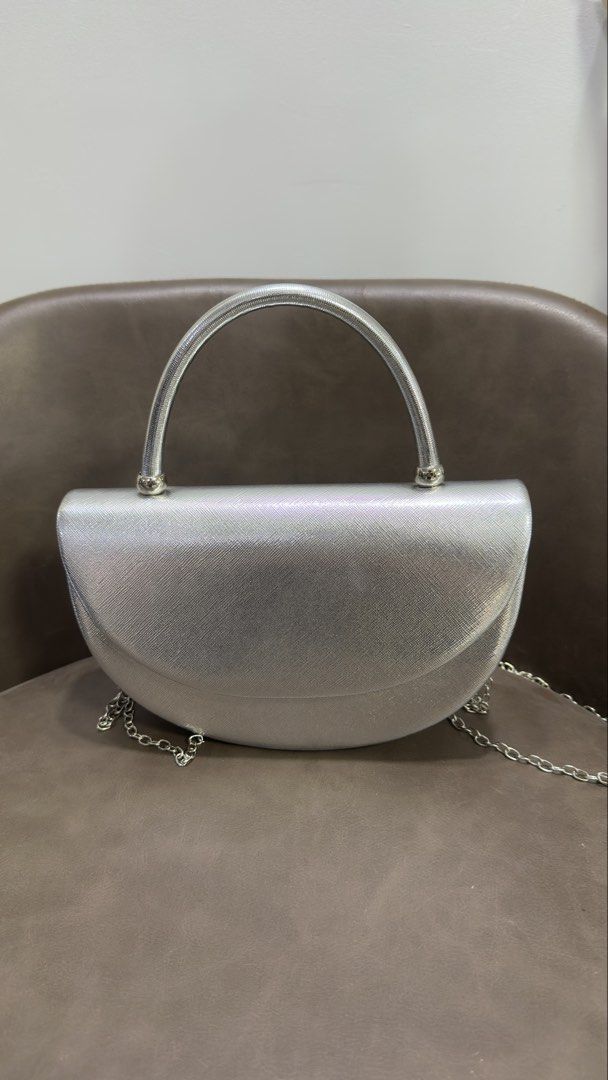 Shein Moon Bag Silver (Category: Purses & Pouches) located in Batangas. Submitted by closetofmaria (Listing ID 1468713432, Image 1). Description: Rfs: decluttering used only once.