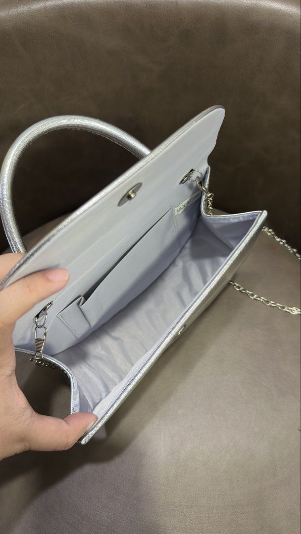 Shein Moon Bag Silver (Category: Purses & Pouches) located in Batangas. Submitted by closetofmaria (Listing ID 1468713432, Image 3). Description: Rfs: decluttering used only once.
