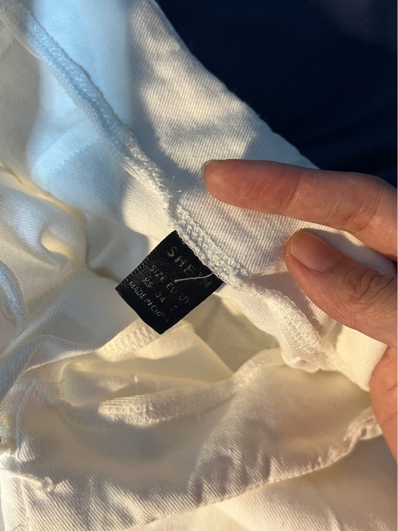 SHEIN White Denim Shorts Size S (Category: Shorts) located in Marikina City. Submitted by yssacee (Listing ID 1468921111, Image 3). Description: - Brand: SHEIN - Size: Small - Color: Clean White - Closure: Front zipper with metal pull, missing clutch - Details: Structured seams on front panels - Condition: Great staple piece, perfect for warm weather and easy to style - pm for more pics - shipping from lower antipolo rizal.