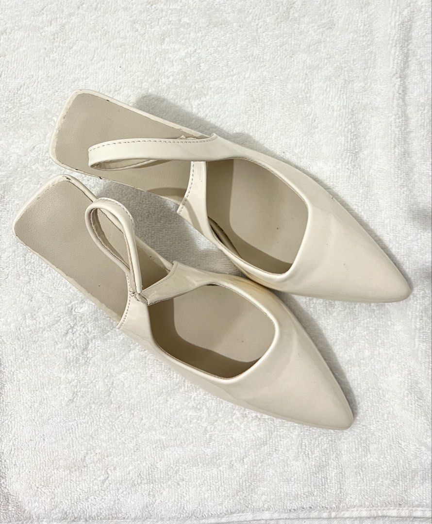 Shein White Heels (Category: Heels) located in Baguio. Submitted by from_mimi (Listing ID 1468881178, Image 3). Description: Only used once since I'm not used to this type of heels. Size indicated in photos..