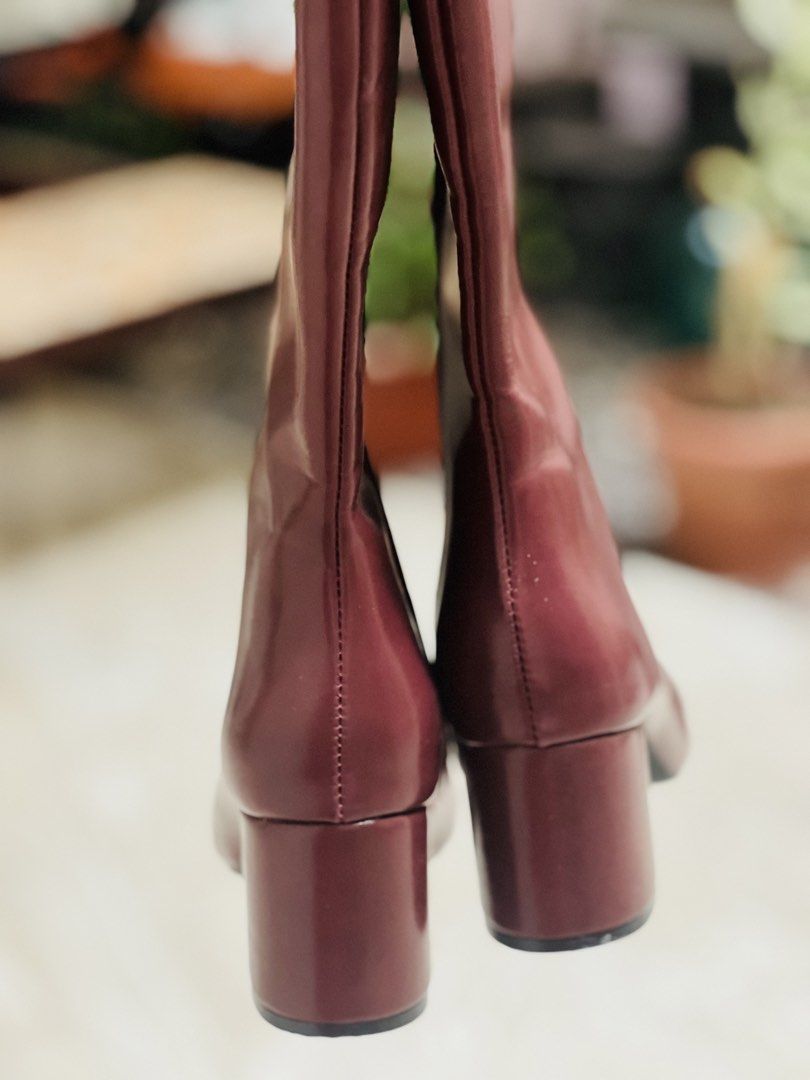 Shein Women’s Boots (Category: Boots) located in Cebu City. Submitted by dennise13 (Listing ID 1468807921, Image 3). Description: Used once Very good condition No dents, no issues :) Size 38 .
