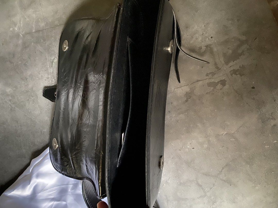 Shoulder bag JW PEI black (Category: Shoulder Bags) located in Quezon City. Submitted by magmon (Listing ID 1468837860, Image 3). Description: JW PEI joy shoulder bag Authentic With dust bag and box Barely used 2 style strap (shoulder or crossbody).