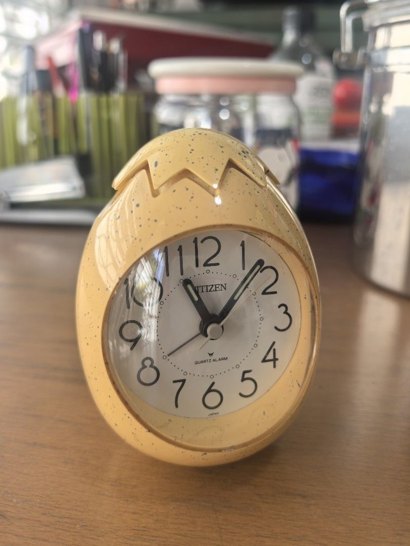 Showa Retro Citizen Columbus Egg Type 4RE886 Table Clock (Category: Clocks) located in Quezon City. Submitted by vintagespektroom (Listing ID 1468913130, Image 2). Description: Showa Retro Citizen Columbus Egg Type 4RE886 Table Clock In excellent condition Height 9cm Runs on 1 AA Battery For inquiries, message or call me at 09171548596 Quezon City area Shipping at buyer's expense Mode of payment : Gcash/COD/Bank transfer For inquiries, message or