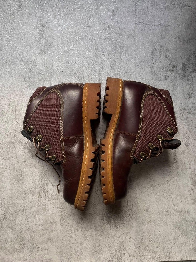 Skechers Brown Boots (Category: Boots) located in Manila. Submitted by _thrift_time (Listing ID 1468803427, Image 2). Description: Thrifted item Authentic Excellent condition No issue.
