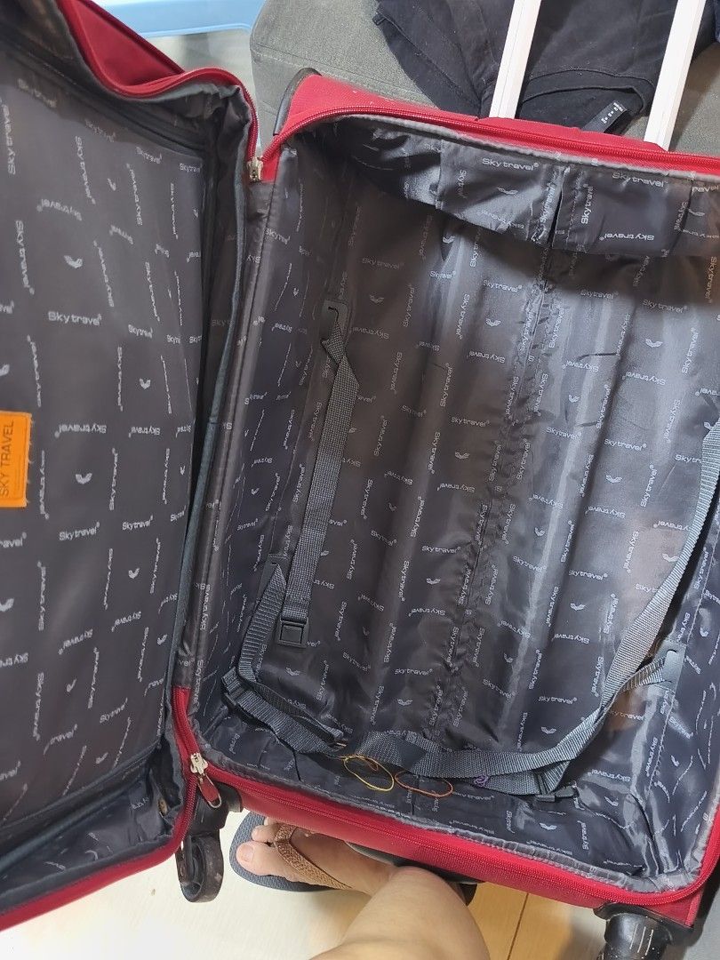 Sky Travel luggage (Category: Luggage) located in Mandaluyong City. Submitted by bisou_ph2 (Listing ID 1468816924, Image 2). Description: Medium size Check in luggage flaw: with white pain kayo na po bahala magtanggal. needs cleaning. Open for Pick up or Lalamove Location: Mandaluyong City.