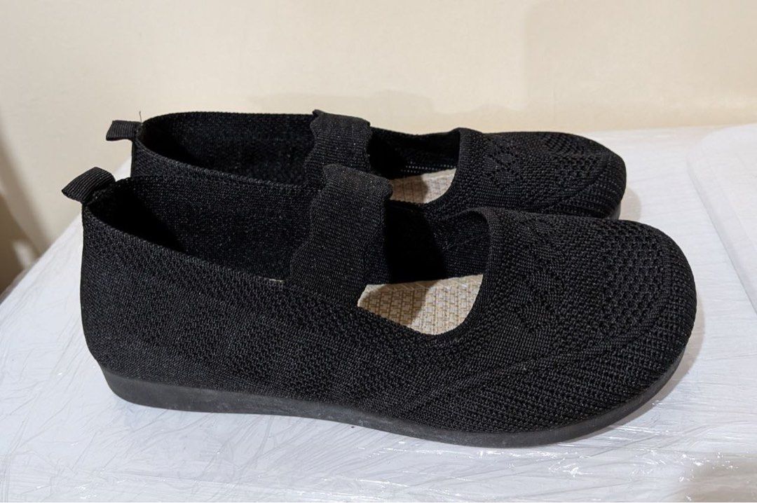 Slip on knit flats black ballet flats (Category: Flats & Sandals) located in Baguio. Submitted by suffering (Listing ID 1468920447, Image 3). Description: Baguio .
