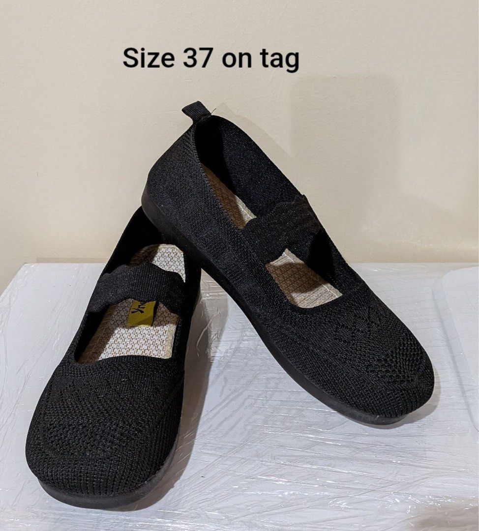 Slip on knit flats black ballet flats (Category: Flats & Sandals) located in Baguio. Submitted by suffering (Listing ID 1468920447, Image 1). Description: Baguio .