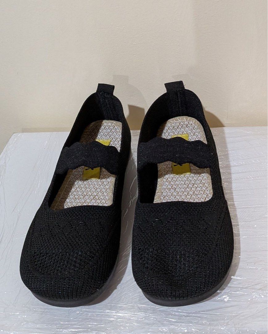 Slip on knit flats black ballet flats (Category: Flats & Sandals) located in Baguio. Submitted by suffering (Listing ID 1468920447, Image 2). Description: Baguio .