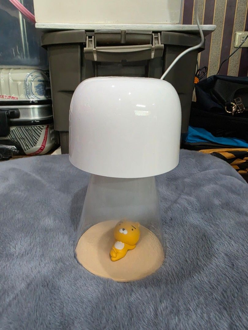 Smart lamp (open item) (Category: Lighting) located in Makati City. Submitted by melissa12345 (Listing ID 1468929484, Image 2). Description: decluttering open item lamp full set working no issues.