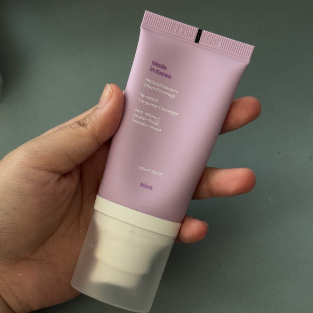 Sola Foundation Primer in Light Beige (Category: Makeup) located in Manila. Submitted by makeupdeclutterph (Listing ID 1468736839, Image 2). Description: 💌 Selling my Sola Foundation Primer in Light Beige for 300 pesos! Used once for swatching only RFS: Don't really use bases hehe.