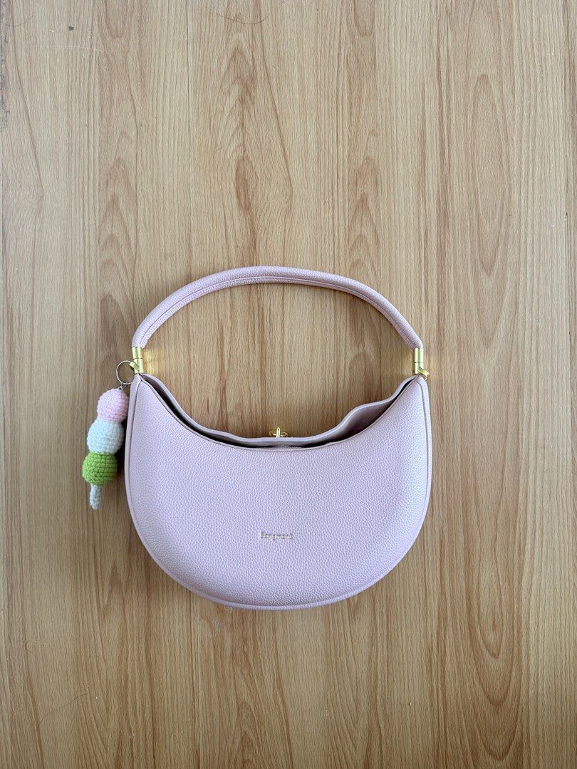Songmont in moon bag (Category: Luxury Bags & Wallets) located in Manila. Submitted by lovela.333 (Listing ID 1468883174, Image 1). Description: gifted, not using this anymore.