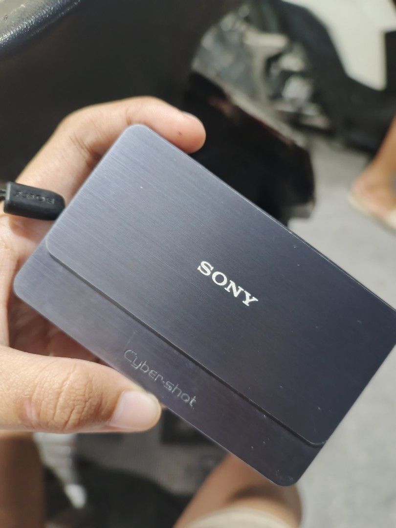 sony dsc T700 (Category: Cameras) located in Pasig City. Submitted by avyra (Listing ID 1468825230, Image 1). Description: lcd burn (hard touch but bearable) other than that, wala ng issue.