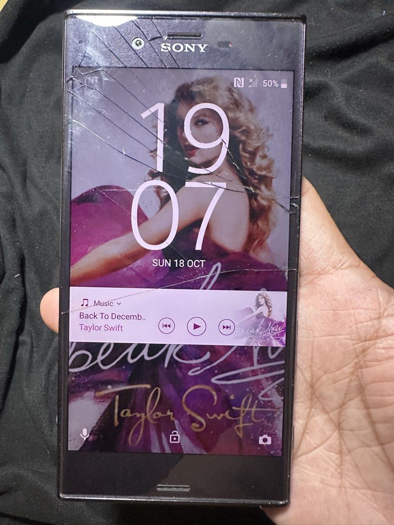 Sony Xperia XZ 32GB (Category: Sony) located in Manila. Submitted by raymartpalomar (Listing ID 1468832186, Image 1). Description: Loc-Katuparan Vitas Tondo Maganda pang Walkman issues-basag lcd .