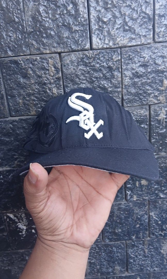 Sox mlb (Category: Caps & Hats) located in Santo Tomas. Submitted by teofilo-thrifted (Listing ID 1468807593, Image 1). Description: mlb by Sox close cap excellent no issue size xs to medium price 650 free shipping po.
