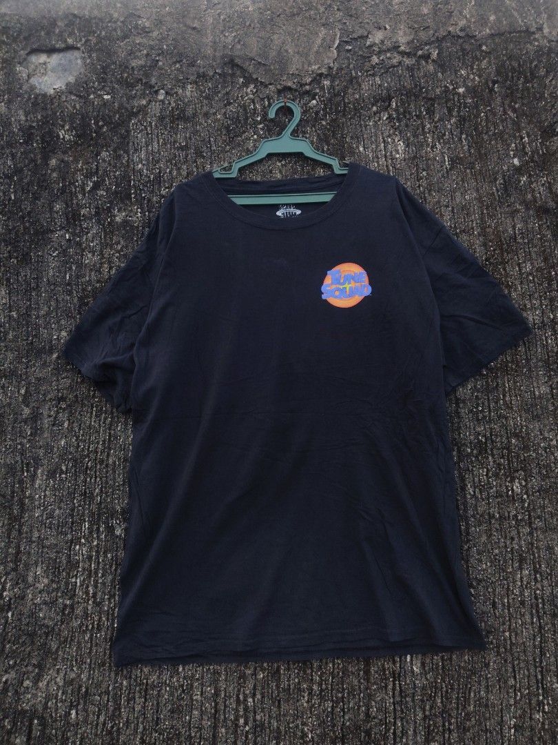 space jam tune squad tee (Category: Tshirts & Polo Shirts ) located in Davao. Submitted by aristotlekhld (Listing ID 1468809370, Image 2). Description: minor crack as in minor yun lang naman goods na lahat.