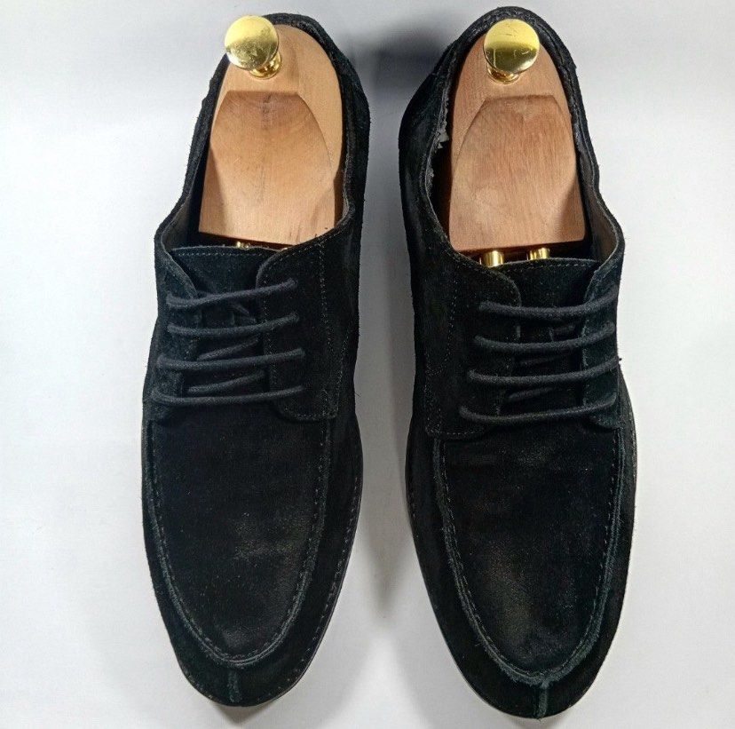 Split Toe Suede Derby Shoopen (Category: Casual Shoes) located in Cagayan de Oro. Submitted by zarelthrift (Listing ID 1468720985, Image 2). Description: FREE SHIPPING Items are limited only. Split Toe Suede Derby Shoopen US 8/ 26.5 Lightly Used Condition.