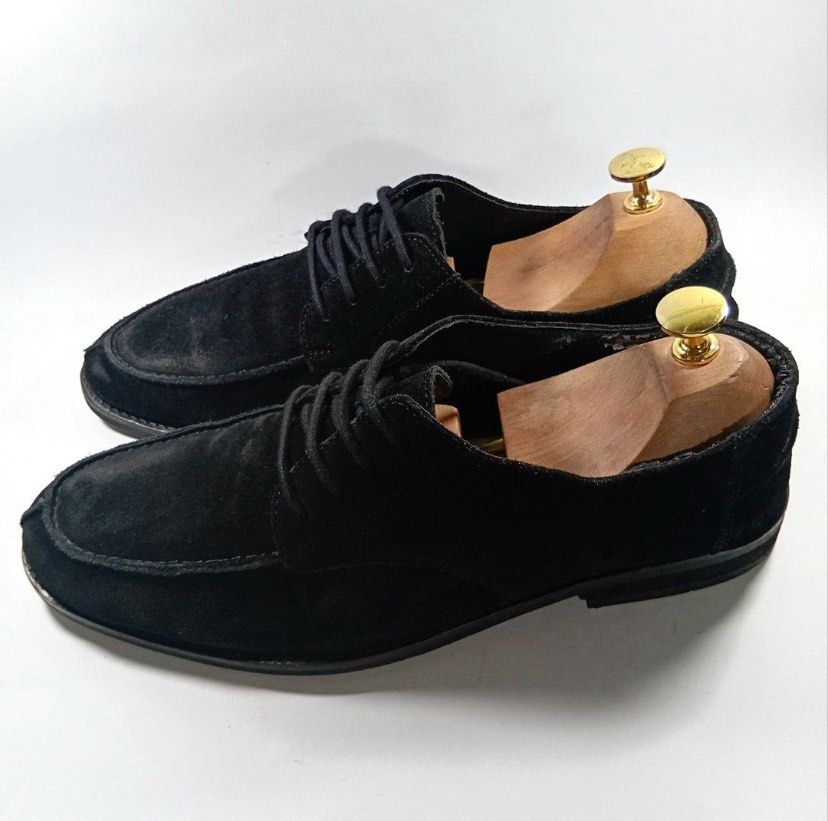 Split Toe Suede Derby Shoopen (Category: Casual Shoes) located in Cagayan de Oro. Submitted by zarelthrift (Listing ID 1468720985, Image 3). Description: FREE SHIPPING Items are limited only. Split Toe Suede Derby Shoopen US 8/ 26.5 Lightly Used Condition.