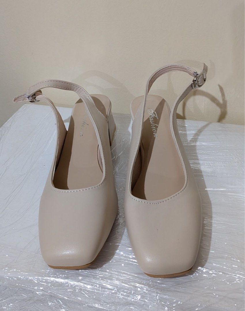 Square toe block heels mid heel sling back (Category: Sandals) located in Baguio. Submitted by suffering (Listing ID 1468920789, Image 2). Description: Baguio .