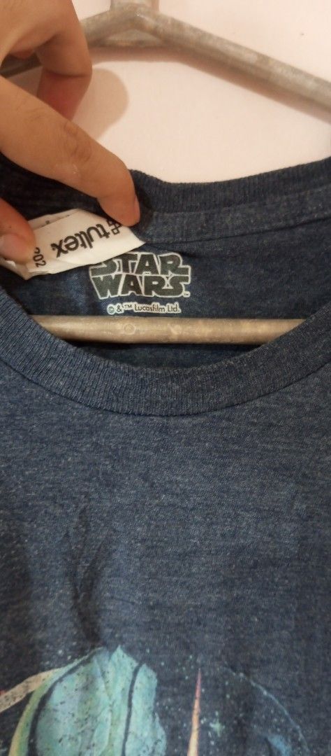 Star Wars Darth Vader Graphic Tee Dark Blue Size L (Category: Tshirts & Polo Shirts ) located in Victorias. Submitted by tobylacua26871 (Listing ID 1468744809, Image 3). Description: - Color: Dark blue with heathered texture - Size: Large (Tultex tag) - Design: Large front graphic featuring Darth Vader, Luke Skywalker, and the Death Star - Fit: Measures 21 inches across the chest.