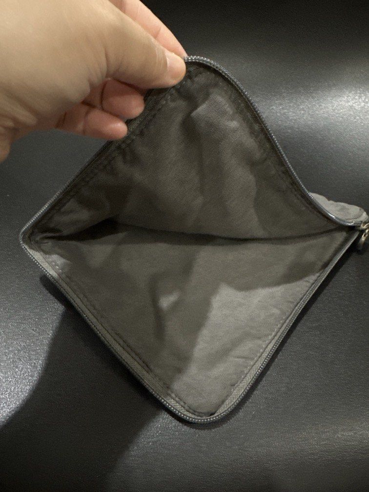 Starbucks Pouch (Grey) (Category: Purses & Pouches) located in Manila. Submitted by krystalchewey_ (Listing ID 1468843597, Image 3). Description: USED Actual Photo Posted 199php grey suede/velvet zipper pouch with gold “STARBUCKS.