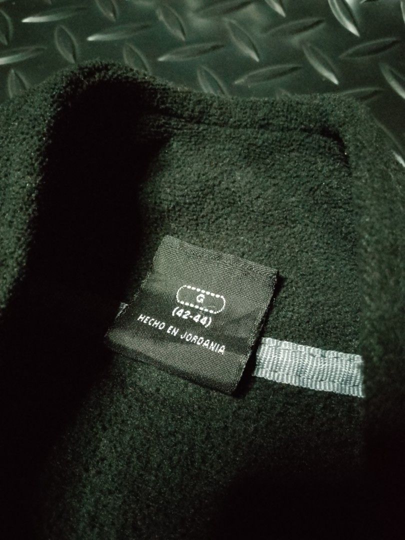 Starter Halfzip Fleece Jacket (Category: Coats, Jackets and Outerwear) located in Baguio. Submitted by bado.feels (Listing ID 1468828778, Image 3). Description: Excellent Condition Size Large (24x28) Sleeves 31 350+sf Baguio Loc.