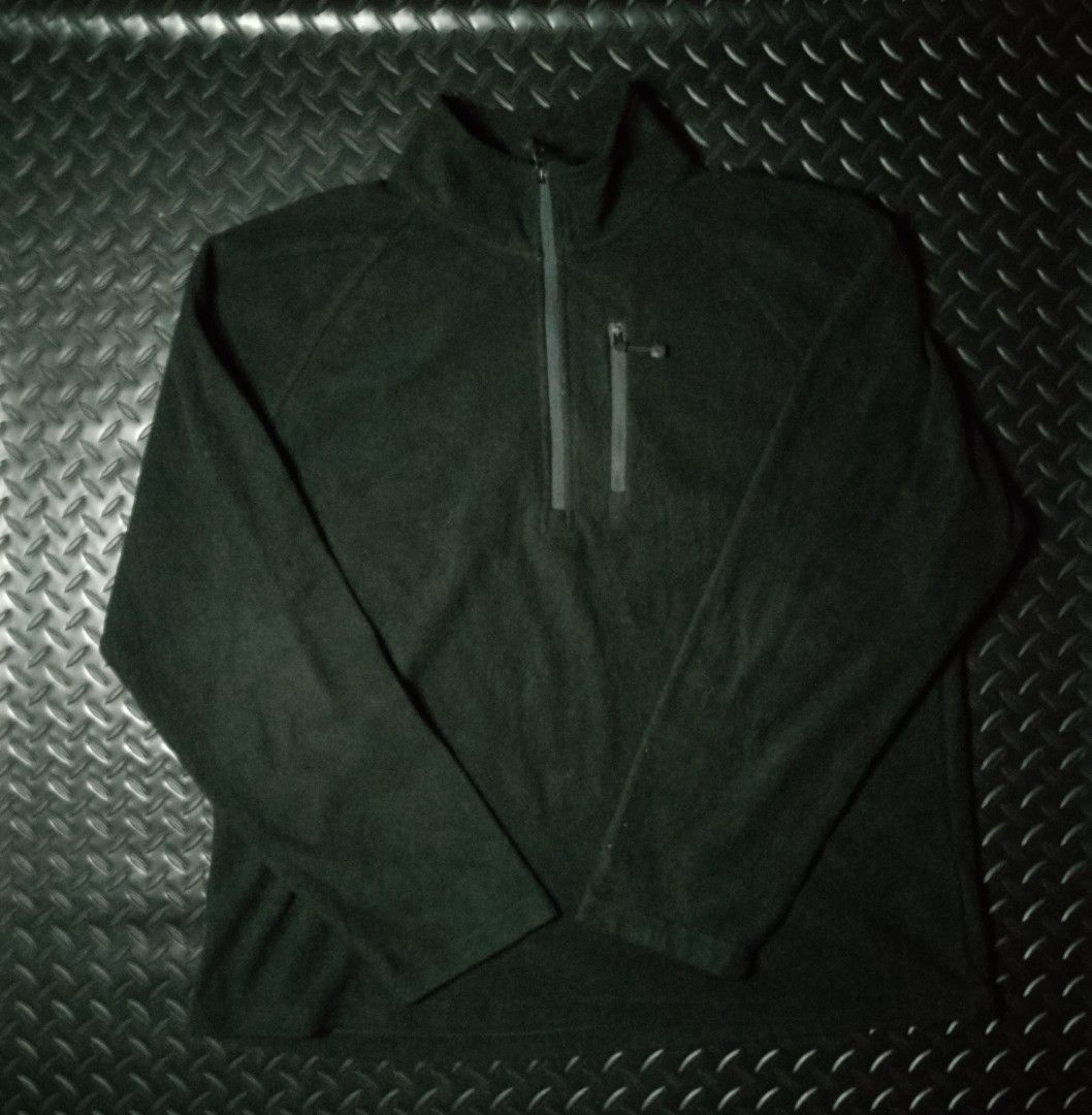 Starter Halfzip Fleece Jacket (Category: Coats, Jackets and Outerwear) located in Baguio. Submitted by bado.feels (Listing ID 1468828778, Image 1). Description: Excellent Condition Size Large (24x28) Sleeves 31 350+sf Baguio Loc.