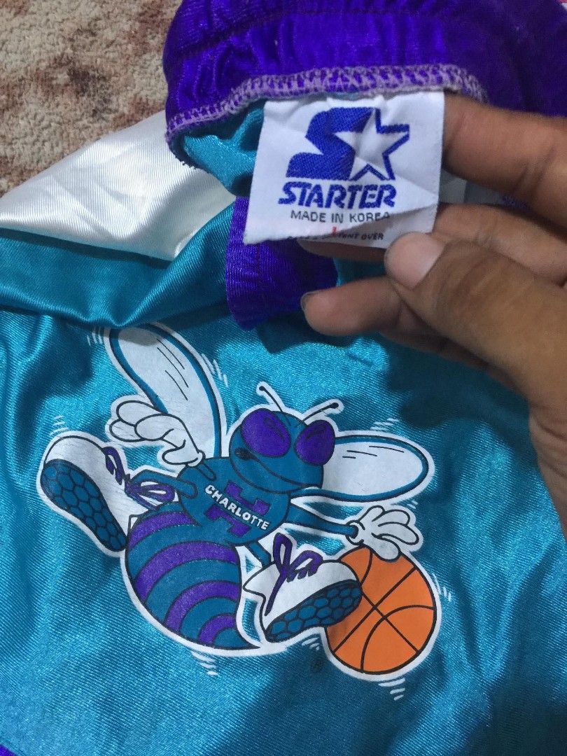 Starter hornets vintage (Category: Activewear) located in Tagum. Submitted by urbanoadulajr (Listing ID 1468835655, Image 2). Description: Starter hornets vintage large in tag length: 20 very good, issue replacement garter Mine 420.