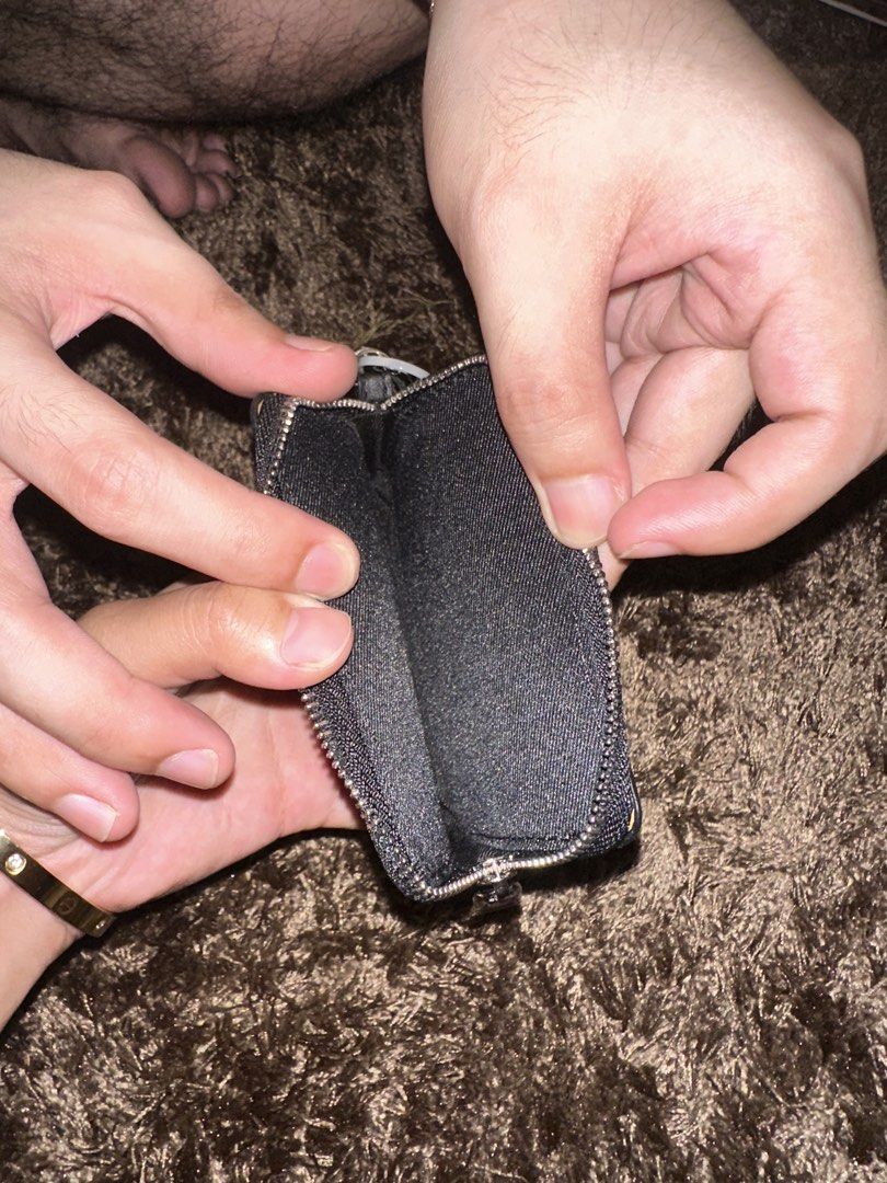 Steve Madden Black Bpipper 2 (Category: Wallets & Card Holders) located in Pasig City. Submitted by thesipsnapofficial (Listing ID 1468833601, Image 3). Description: .