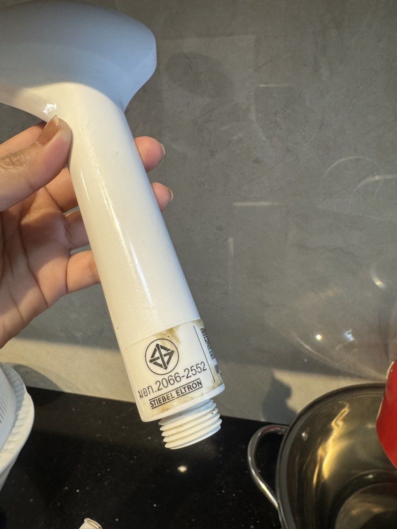 Stiebel Eltron Handheld Shower Head White (Category: Hair) located in Muntinlupa City. Submitted by Tins_preloved (Listing ID 1468743556, Image 2). Description: Stiebel Eltron Multi-Spray Shower Head Partner ng heater namin! 😉 5 spray settings for only ₱700 With free delta shower head Take all 700 pesos .
