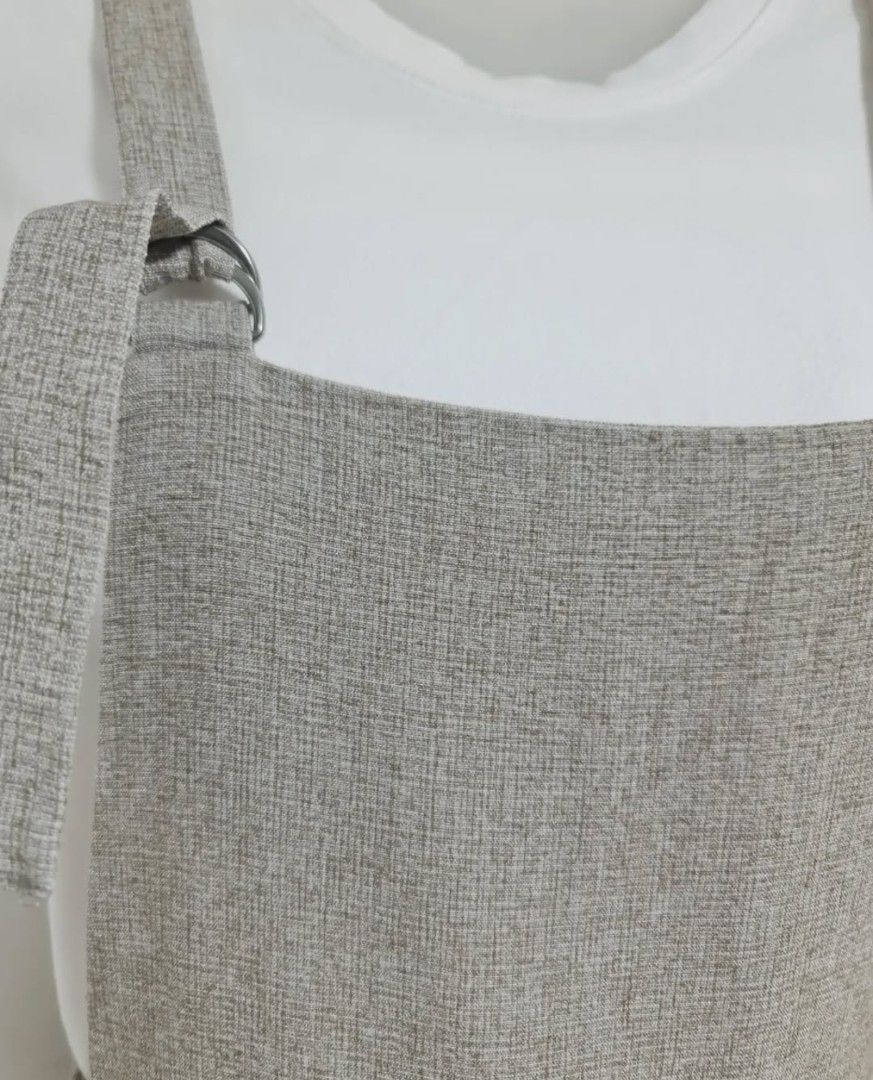 Stradivarius jumper wide pants (Category: Other Bottoms) located in Cavite. Submitted by csl_corner (Listing ID 1468800463, Image 2). Description: Stradivarius jumper wide pants 24" length adjustable like new.