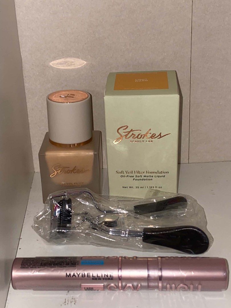 Strokes foundation make up set (Category: Makeup) located in Quezon City. Submitted by ___rainbow___ (Listing ID 1468739434, Image 1). Description: Brandnew except strokes Used 2x pump 📍QC lalamove/j&t.