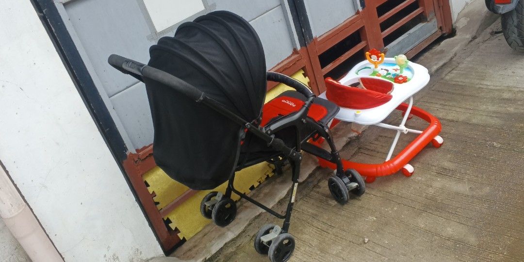 Stroller & Walker (Category: Strollers) located in Manila. Submitted by bryan_sevilla (Listing ID 1468752787, Image 1). Description: Meet up at Road 10 Nagtinig Floodway, Brgy San Juan Taytay, Rizal.
