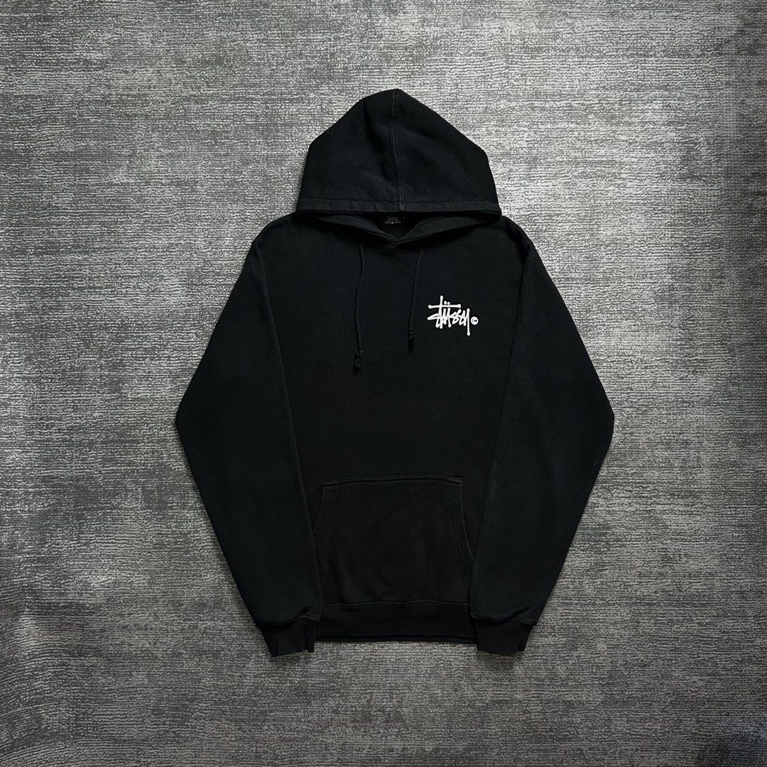 Stussy Basic Logo Hoodie (Category: Coats, Jackets and Outerwear) located in Angeles City. Submitted by doykthrift (Listing ID 1468857862, Image 3). Description: Stussy Basic Logo Hoodie Size: Large Measurement: W23” x L28” Issue (s): None Condition: 9/10.