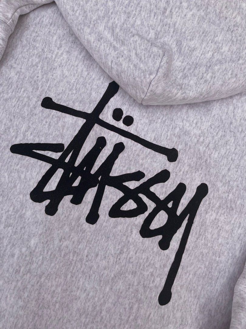 Stussy Basic Zip Hoodie ‘Ash Heather’ Authentic (Category: Coats, Jackets and Outerwear) located in Taguig. Submitted by rafaeljohnmangi (Listing ID 1468797878, Image 3). Description: Stussy Basic Zip Hoodie ‘Ash Heather’ Authentic❗️ 100% Authentic 26.5 x 29 Boxy Xlarge Color rate: 10/10 (BRANDNEW CONDITION) NO Issue.