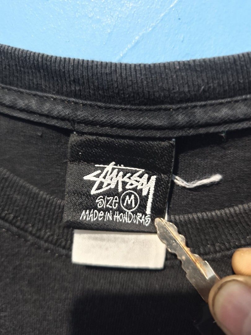 Stussy crown 💯 Authentic (Category: Tshirts & Polo Shirts ) located in Iloilo. Submitted by treetwear.f1nd2. (Listing ID 1468798233, Image 2). Description: stussy crowns 💯 Authentic issue crack frint CR 9/10.