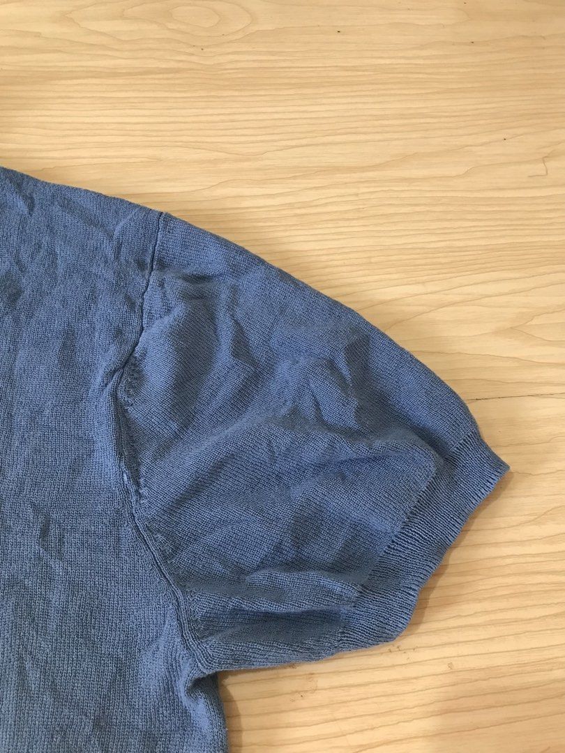 Suare knitted polo shirt (Category: Tshirts & Polo Shirts ) located in Manila. Submitted by timelesswearoutfit (Listing ID 1468797858, Image 3). Description: Knitted Polo shirt Size L Dimes 21x27 Fits Medium and large Excellent condion No flaws Dm to Inquire📨.