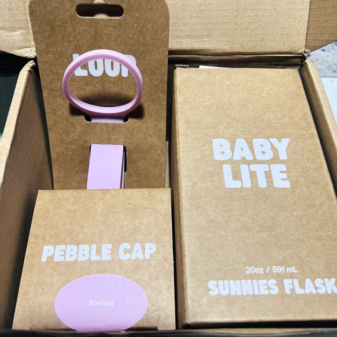 Sunnies Flask (Category: Water Bottles & Tumblers) located in Quezon City. Submitted by kalisto27 (Listing ID 1468887376, Image 2). Description: Sunnies Flask Baby Lite 20oz •Brand new. Sold as set. Php 800 Location: Cubao or Ortigas (by schedule) Rfs: Change of plans..