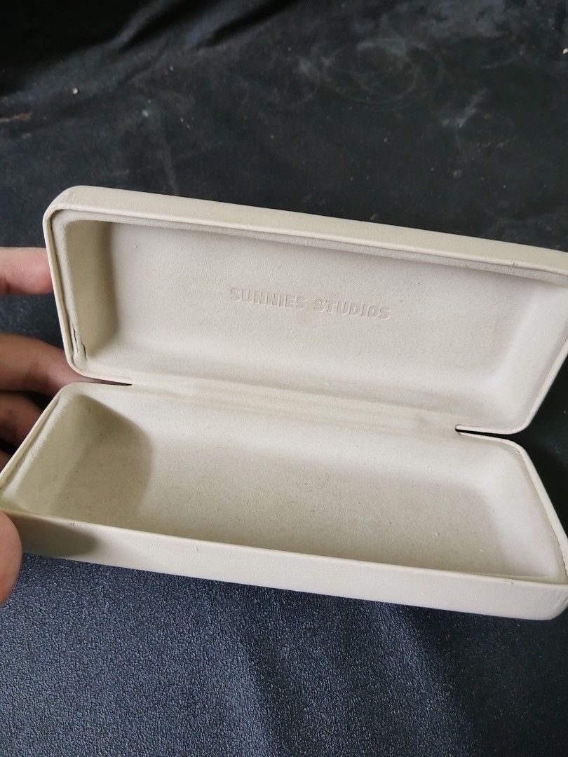 Sunnies Studios Eyeglass Hard Case (Category: Sunglasses & Eyewear) located in San Pedro. Submitted by ajisai26 (Listing ID 1468814245, Image 3). Description: Brand: Sunnies Studios Hard Case.