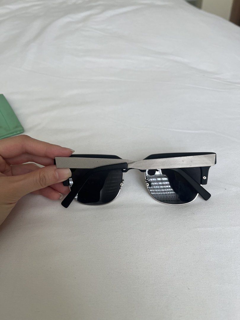 Sunnies Truman Black Silver Sunglasses (Category: Sunglasses & Eyewear) located in Taguig. Submitted by prelovedcloset2 (Listing ID 1468724356, Image 2). Description: - Brand: Sunnies - Model: Truman 60181 - Colorway: 01M 24F (Black top frame with silver metal bottom half) - Features: Branded temples with stamped serial numbers - Fit: Universal, suits most face shapes - Inclusions: Original green Sunnies slip pouch case - Condition: Great everyda