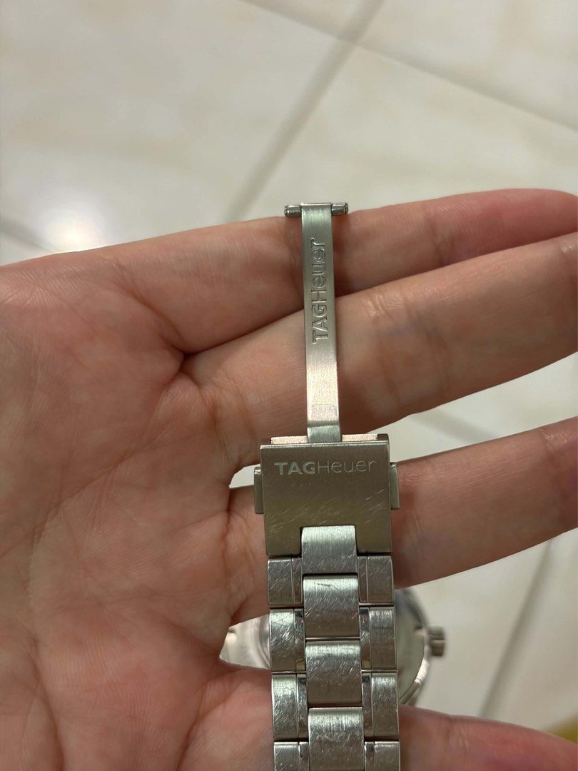 Tag Heuer Automatic Carrera Caliber 5 swap Longines Breitling (Category: Luxury Watches) located in Caloocan City. Submitted by emjeyah91437 (Listing ID 1468745832, Image 3). Description: Tag heuer Automatic Carrera Caliber 5 39mm Issue scratch you can polish or buff Watch only 8inch wrist Sungray dial Original all 100% meet up malolos bulacan Lbc COP lalamove possible Thanks.