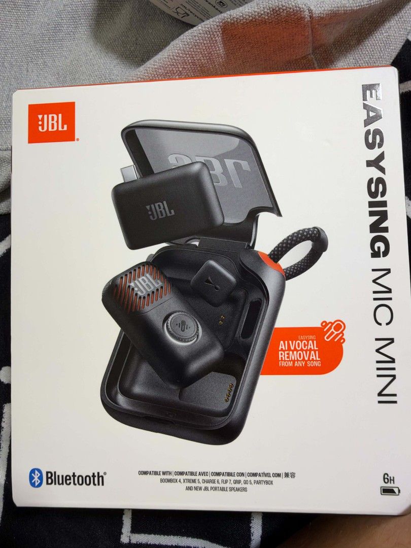 ‼️TAKE ALL ‼️‼️ (Category: Other Mobile & Gadget Accessories) located in Mandaluyong City. Submitted by chisclosett (Listing ID 1468802669, Image 2). Description: Worth 43k 💸💸 Got this from Powermac midnight Launch. Selling it all for 20k ( Negotiable) 🍎.