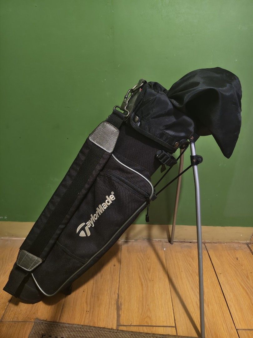 TaylorMade golf range bag (Category: Golf) located in Quezon City. Submitted by rex130rex (Listing ID 1468715612, Image 1). Description: TaylorMade range golf bag php1500 (fixed) meet up: BGC / Pasig / Cainta all zippers are working small tear on the cover.