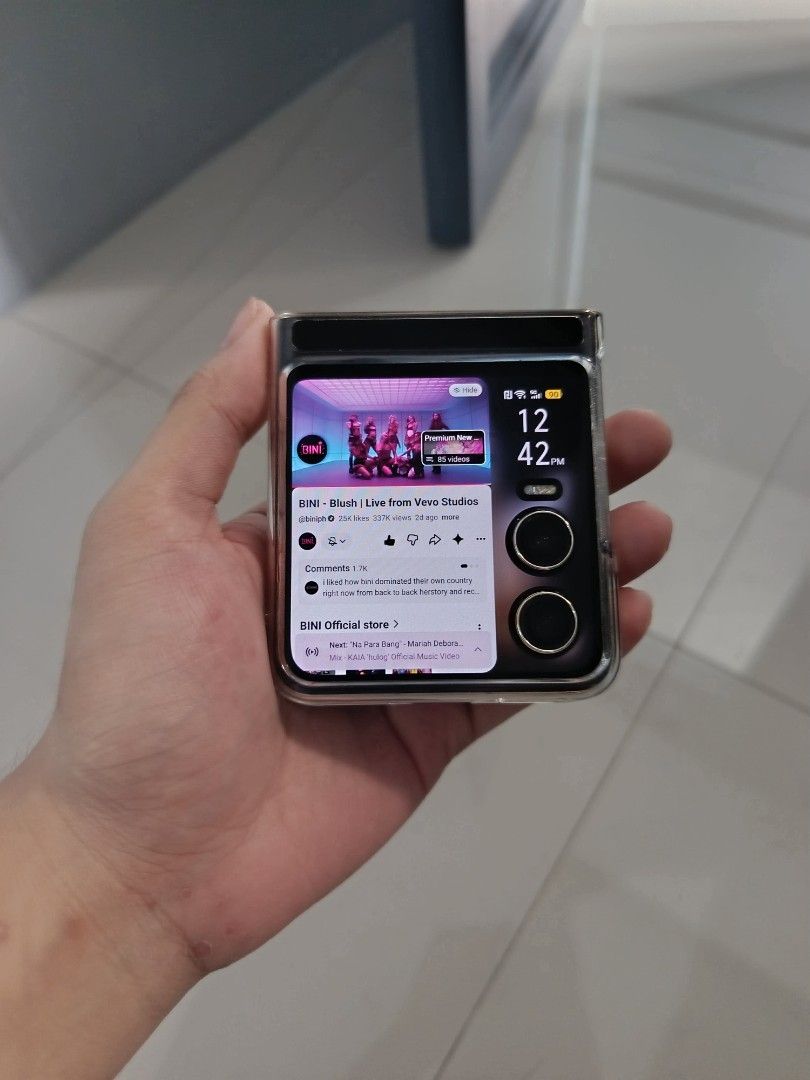 Tecno Phantom V Flip 2 5G (Category: Android Others) located in Manila. Submitted by kurtyyyyyyyu (Listing ID 1468919330, Image 2). Description: FOR SALE: TECNO PHANTOM V FLIP2 5G 💰 Selling Price: ₱18,000 Swap available (Message). Specifications: ✅ RAM: 8GB + 5GB Extended RAM ✅ Storage: 256GB ✅ Rear Camera: 50MP Dual Camera ✅ Front Camera: 32MP ✅ Battery: 4,720mAh with Fast Charging ✅ Display Resolution: 1080 × 2640 Condition & Inclusions: ✅ Bou