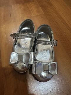 (Category: ) located in . Submitted by prelovedbyhez (Listing ID 1468725731, Image 1). Description: .